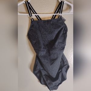 🛑SOLD🛑Cross back bodysuit